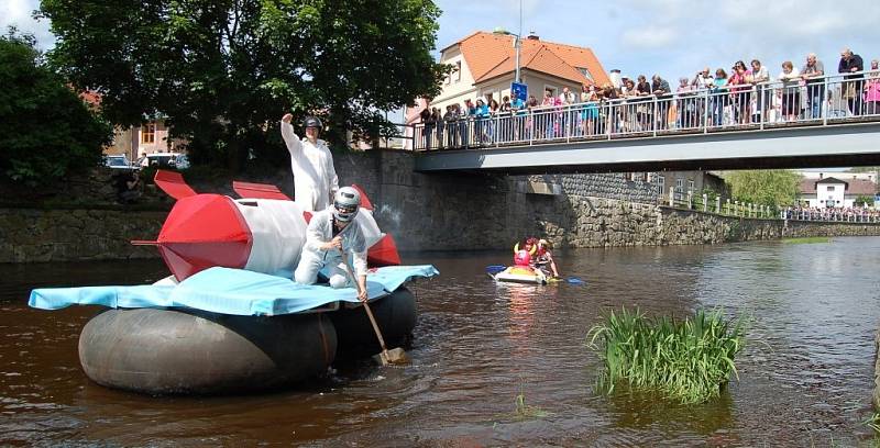 Netradiční plavidla na Mži v Tachově