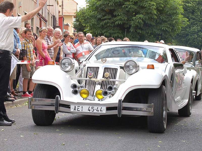 Na Kolowratovu jízdu vyjela stovka veteránů .