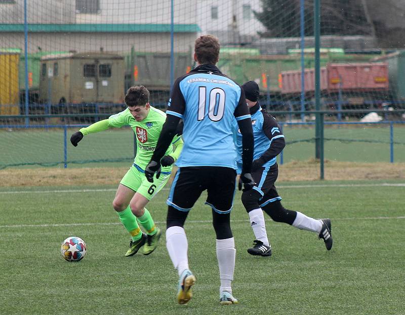 3. kolo Poháru PKFS: TJ Keramika Chlumčany (na snímku fotbalisté v modrých dresech) - FK Tachov 2:3 (2:3).