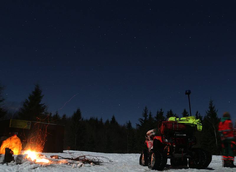 Horští záchranáři Mountain Rangers drželi pravidelnou službu i v noci na Nový rok.