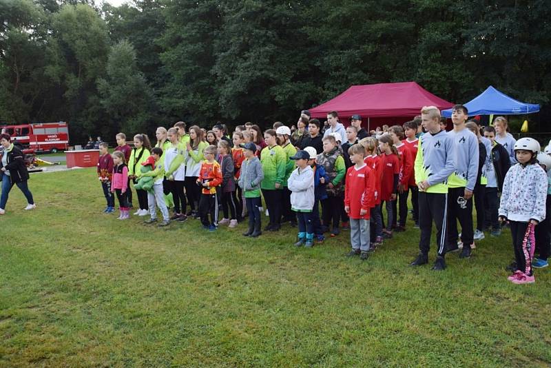 Mladí hasiči se utkali v sobotu dopoledne na kladrubském fotbalovém hřišti v rámci soutěže Kladrubská studna.