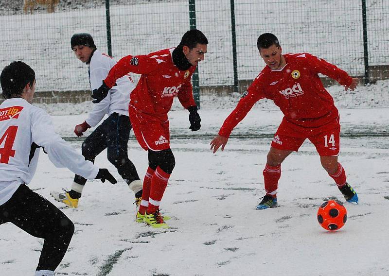 Divizní fotbalisté FK Tachov hráli v Písku a domácí FC zvítězilo 4:0. 