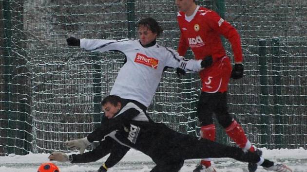 Divizní fotbalisté FK Tachov hráli v Písku a domácí FC zvítězilo 4:0. 