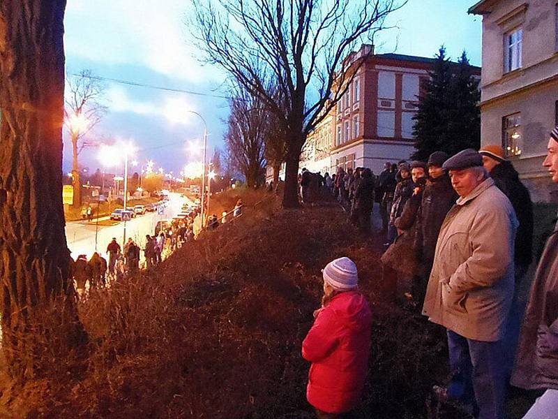 Novoročním punčem a ohňostrojem oslavili 1. ledna příchod nového roku ve Stříbře.