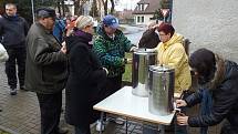 Novoročním punčem a ohňostrojem oslavili 1. ledna příchod nového roku ve Stříbře.