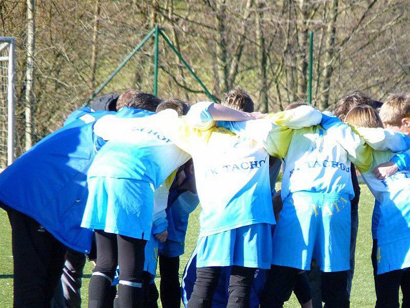 Fotbal: Starší a mladší žáci FK Tachov si v posledním podzimním kole s chutí zastříleli.