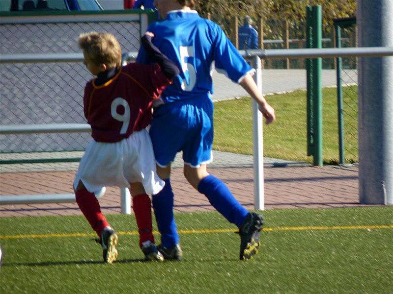 Fotbal: Starší a mladší žáci FK Tachov si v posledním podzimním kole s chutí zastříleli.