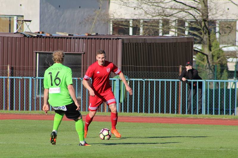 FK Tachov porazil ve středečním vloženém kole České fotbalové ligy Benátky nad Jizerou 2:1.