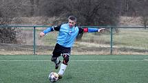 3. kolo Poháru PKFS: TJ Keramika Chlumčany (na snímku fotbalisté v modrých dresech) - FK Tachov 2:3 (2:3).