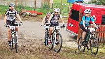 V Nové Vsi u Přimdy startoval Superior Bike Adventure, bodovací cyklistický závod dvojic.