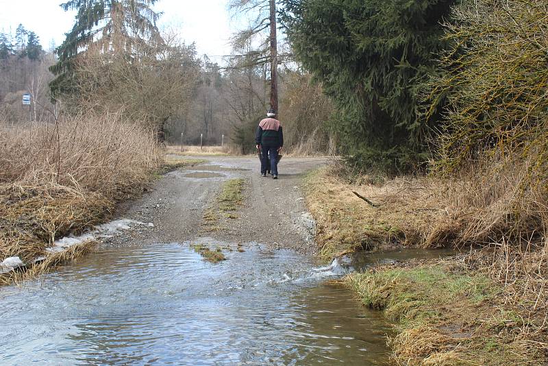 Brod Křelovického potoka na hranicích okresů Tachov a Plzeň-sever