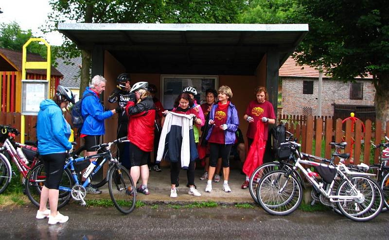 Tachovský cyklistický klub Nežeňme se vyrazil do Kadaně a okolí.