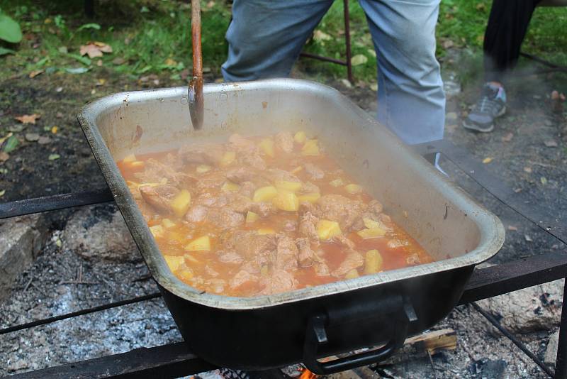 Tachovští vodáci v sobotu uzamkli řeku Mži.