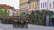 Archivní snímky z posledního vystoupení výcvikového střediska ve Stříbře před jeho ukončením. Akce se konala 11.6.2005 při stříbrských slavnostech. í.