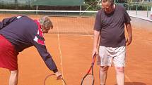 Dlouhodobý tenisový seriál V.I.P. pokračoval na kurtech Slavoje Tachov kláním ve čtyřhře