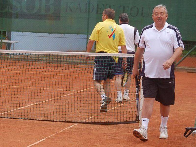 Dlouhodobý tenisový seriál V.I.P. pokračoval na kurtech Slavoje Tachov kláním ve čtyřhře