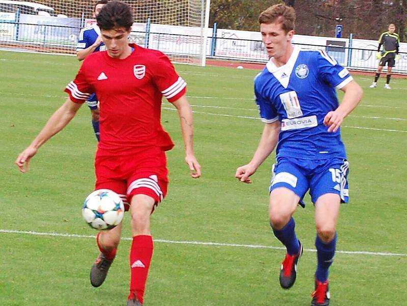 Mužstvo FK Tachov prohrálo ve čtrnáctém kole ČFL s Kolínem 0:1.