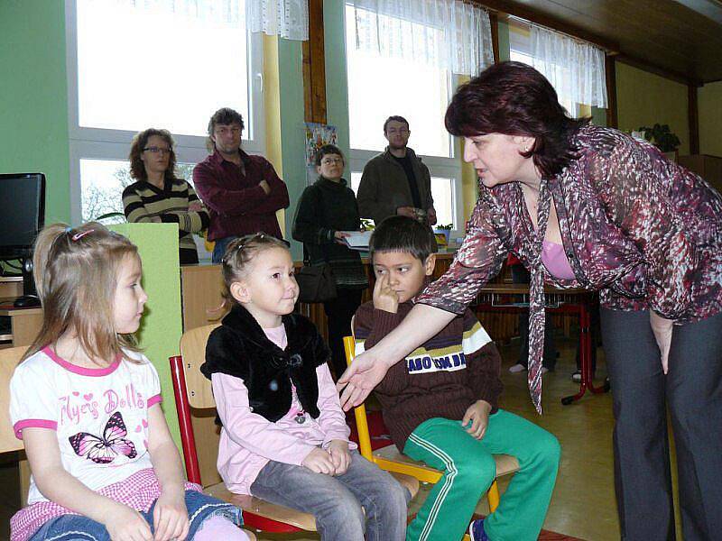 Zápis do základní a mateřské školy se uskutečnil v Hošťce. 