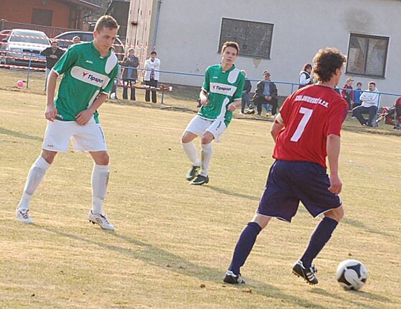  Mužstvo Sparty Dlouhý Újezd si v 1. A třídě „vyšláplo“ na favorizovanou Sušici a vyhrálo 2:0.