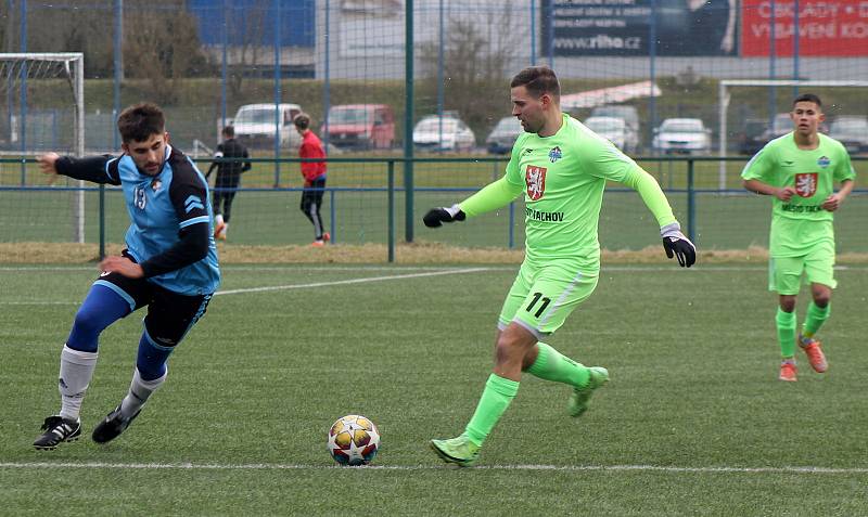 3. kolo Poháru PKFS: TJ Keramika Chlumčany (na snímku fotbalisté v modrých dresech) - FK Tachov 2:3 (2:3).