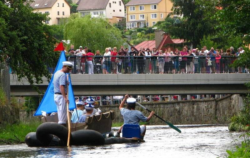 Netradiční plavidla na Mži v Tachově