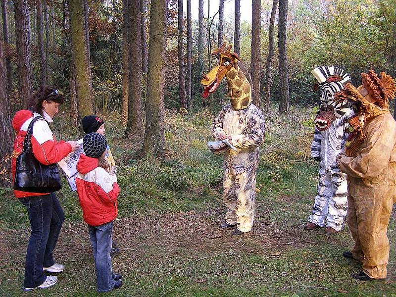 Tradiční pohádkový les pro děti i dospělé se konal v Kostelci