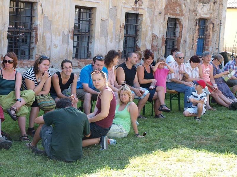 Zahradní slavnost by měla na svojšínský zámek přilákat více turistů.