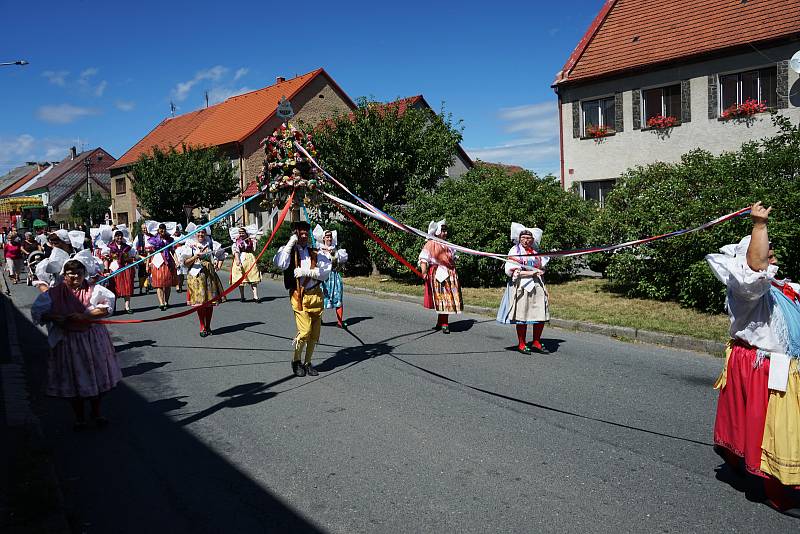 Stráží o víkendu prošel průvod  Baráčníků. Oslavili tak půl století od svého založení. Společně s nimi se na cestu vydala také stříbrská Amátovka.