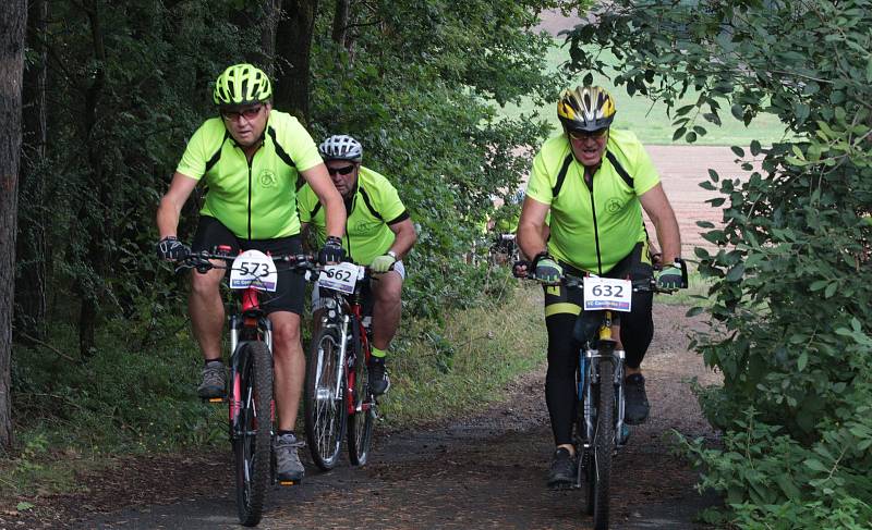 Z cyklistické soutěže v okolí Pirku.