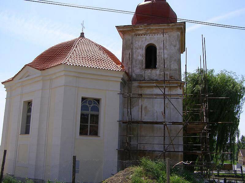 Restaurátoři zkrášlí kapli