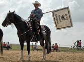 Dovednosti, um, postřeh a souhru s koněm prokazovali v několika disciplínách soutěžící na kříženeckém ranči. 