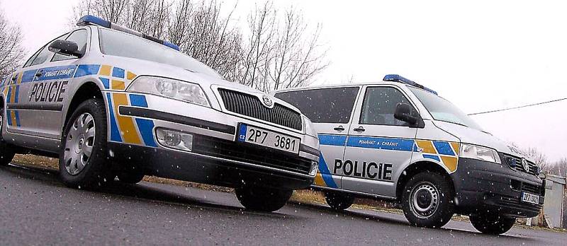 Nové vozy pro tachovskou policii.