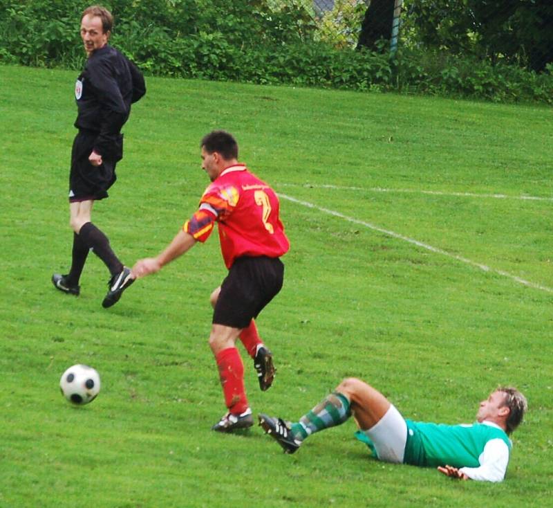 Ve fotbalové 1. A třídě se T. Přimda utkal   s týmem K. Chlumčany a zvítězil 3:0.