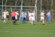 Baník Stříbro (bílé dresy) bude v nové sezoně v krajském přeboru nejvýše hrajícím klubem z tachovského okresu.