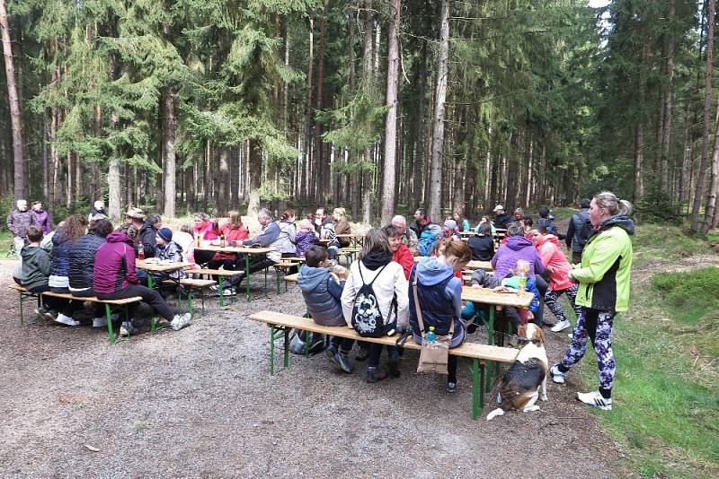 V okolí Černošína se uskutečnil tradiční turistický pochod Bílou vlčí stopou.