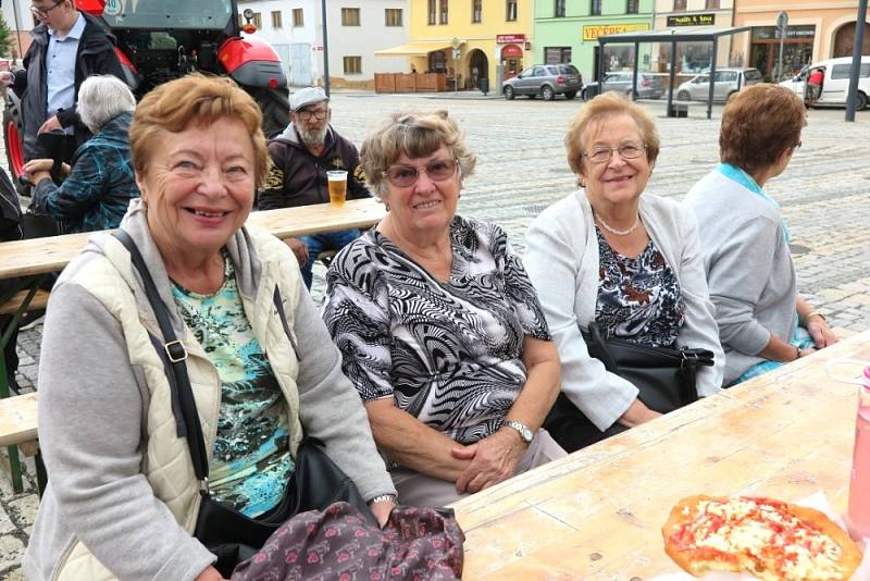 Ve Stříbře se lidé těšili z kulturní akce - Dožínek.