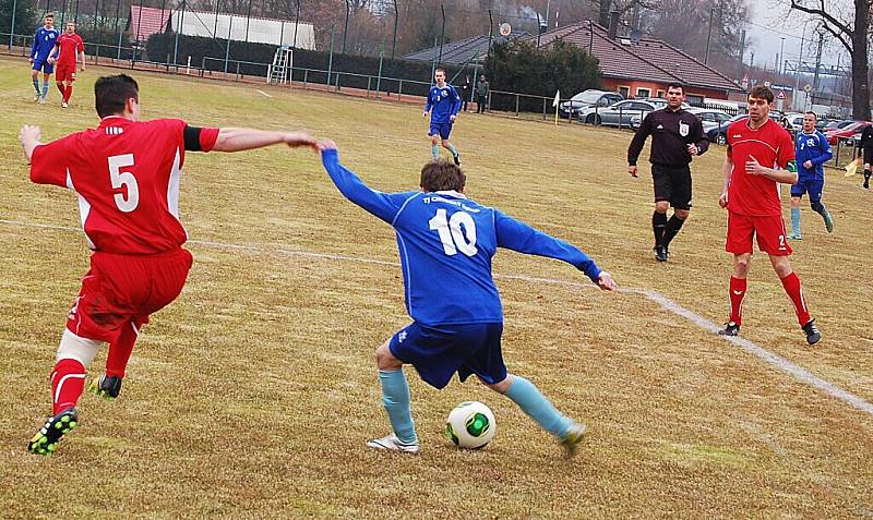 Fotbal: V okresním derby 1. A třídy prohrála Chodová Planá s Chodským Újezdem 1:4.