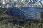 Mezi Blahousty a Trpísty hořelo tři čtvrtě hektaru lesa.