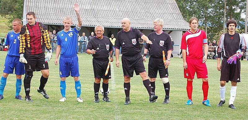 Fotbalová 1. B třída: Chodský Újezd - Chodová Planá 5:3.