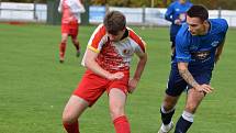 Fotbalisté FK Tachov (na snímku fotbalisté v modrých dresech).