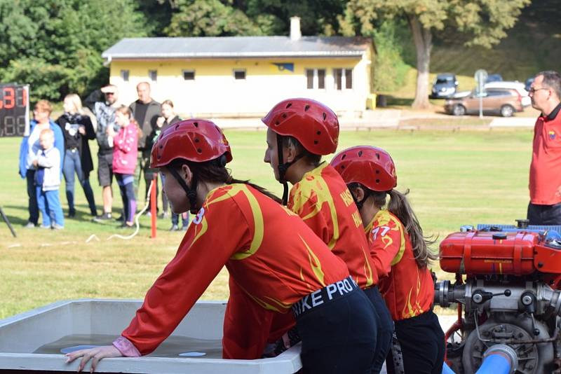 Mladí hasiči se utkali v sobotu dopoledne na kladrubském fotbalovém hřišti v rámci soutěže Kladrubská studna.