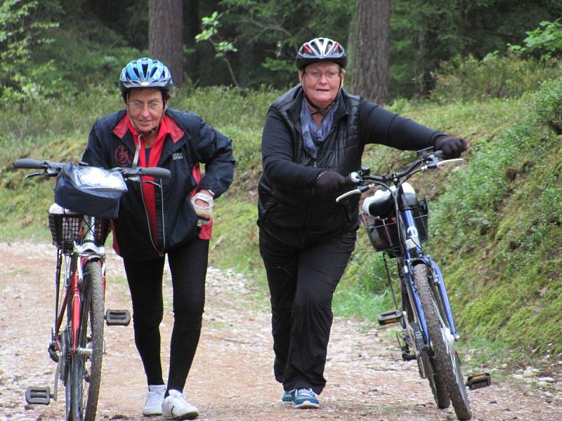 Cyklistického podniku se účastnili i kolaři z Tachovska.