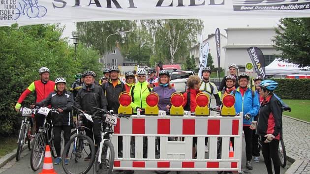 Cyklistického podniku se účastnili i kolaři z Tachovska.