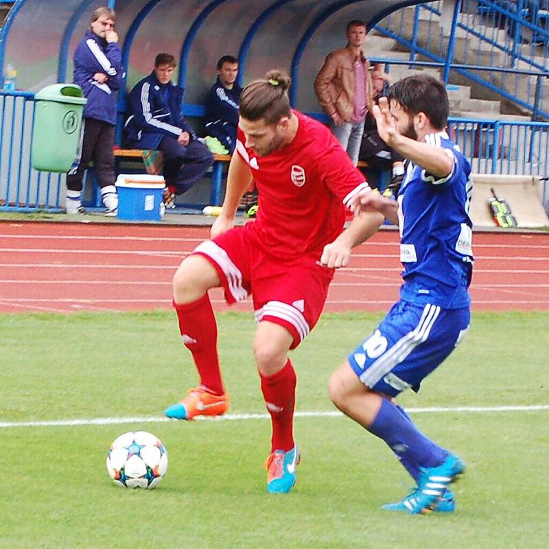 Mužstvo FK Tachov prohrálo ve čtrnáctém kole ČFL s Kolínem 0:1.