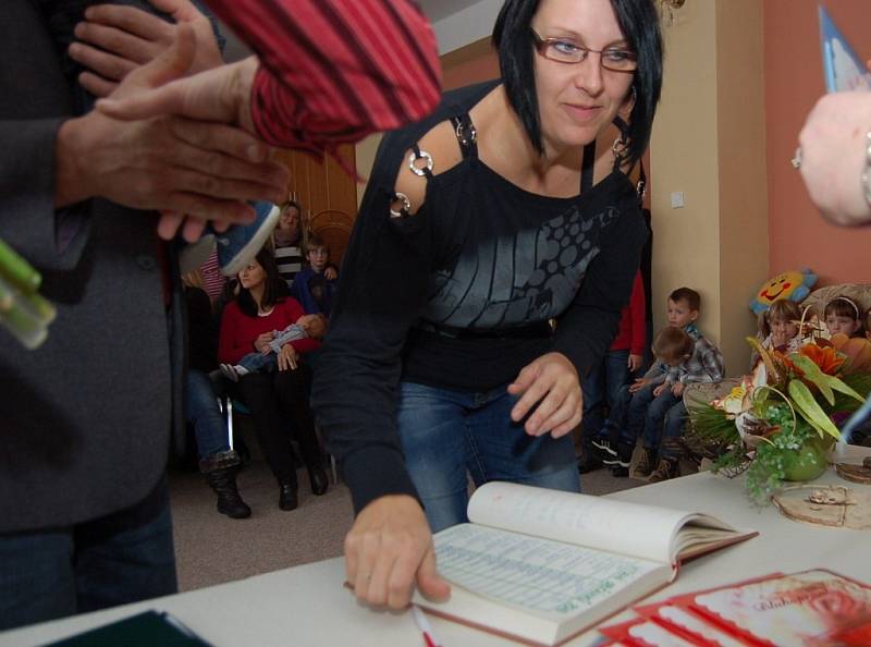 Ve Studánce přivítali nové občánky.