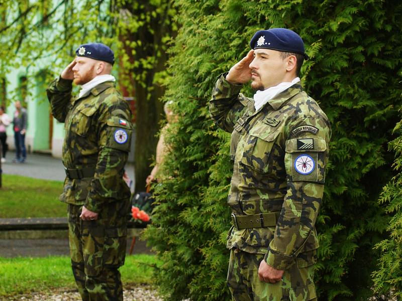 Planá - V Plané se slavila výročí 72. let od osvobození města. Připomenuty byly také oběti válečného konfliktu