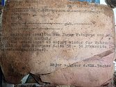 Nález v jehličí: kožená brašna plná válečných dokumentů z Tachova