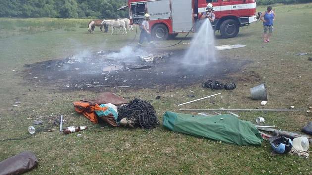 Hasiči během neděle zasahovali celkem u čtyř různých požárů. Jeden se stal také na louce za Stříbrem.