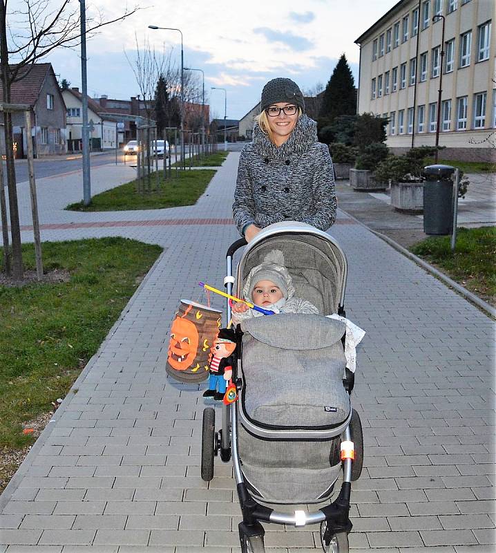 Lampionový průvod v Boru.