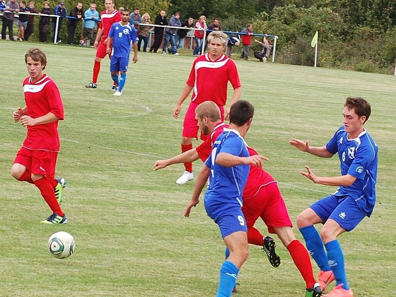 Fotbalová 1. B třída: Chodský Újezd - Chodová Planá 5:3.